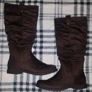 Brown long zipper boots